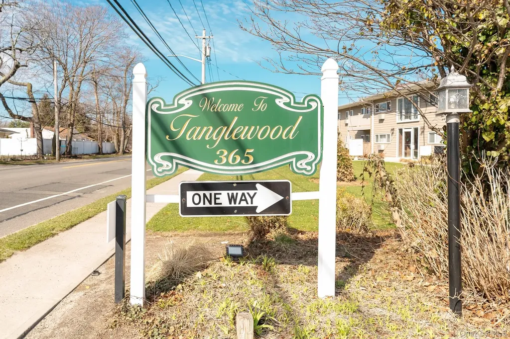 365 Route 111 Smithtown NY 11787
