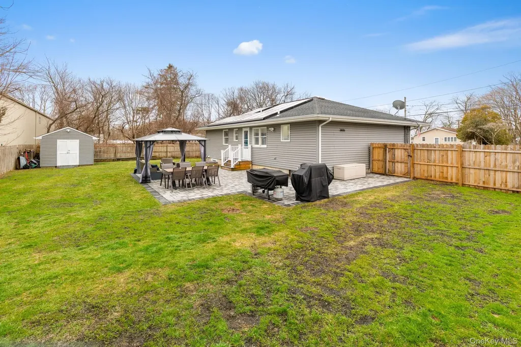 425 Macdonald Avenue Bellport NY 11713