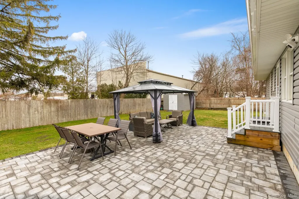 425 Macdonald Avenue Bellport NY 11713
