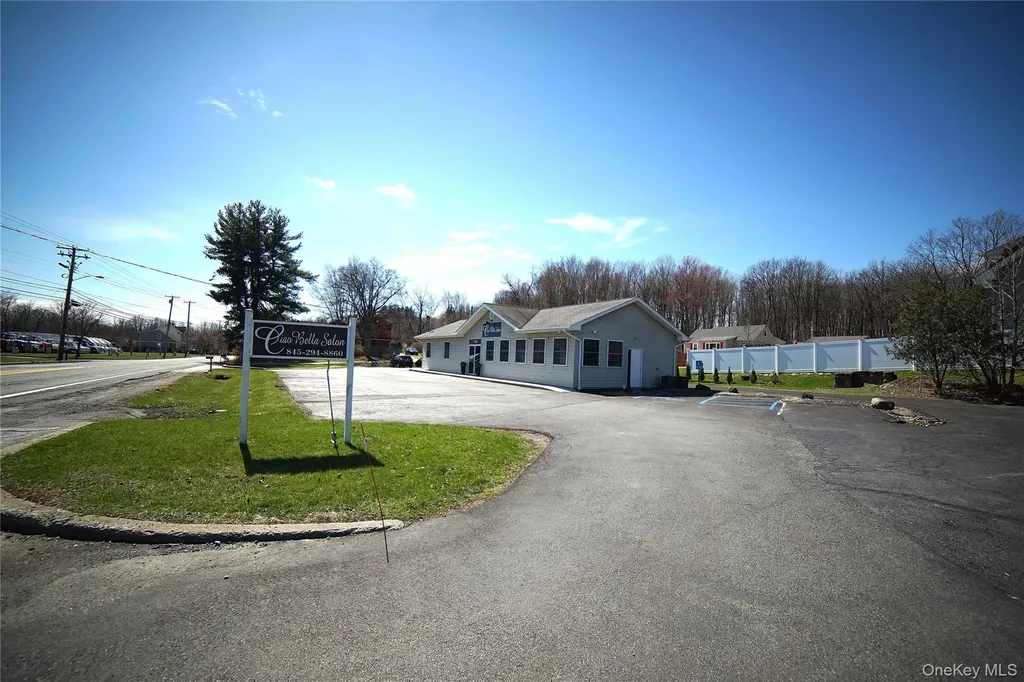 2039 State Route 208 Montgomery NY 12549