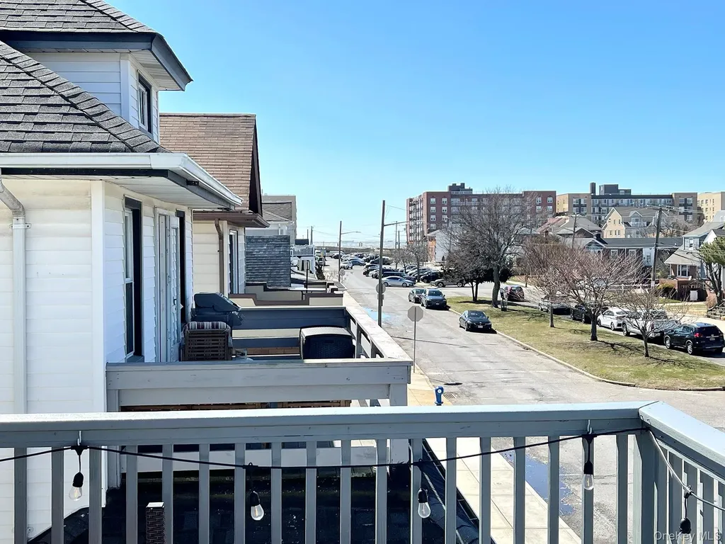 128 Roosevelt Boulevard Long Beach NY 11561