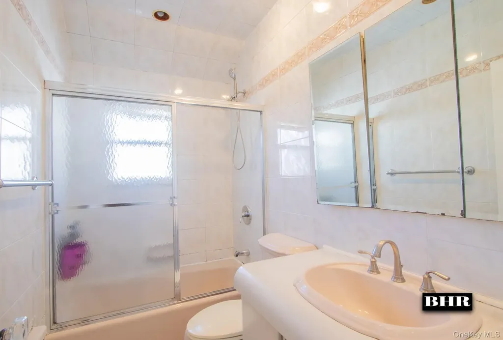 154 Beaumont Street Brooklyn NY 11235