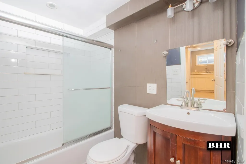 154 Beaumont Street Brooklyn NY 11235