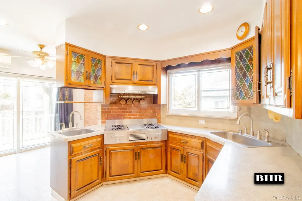 154 Beaumont Street Brooklyn NY 11235