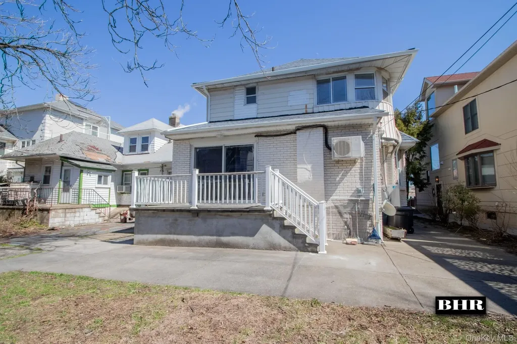 154 Beaumont Street Brooklyn NY 11235