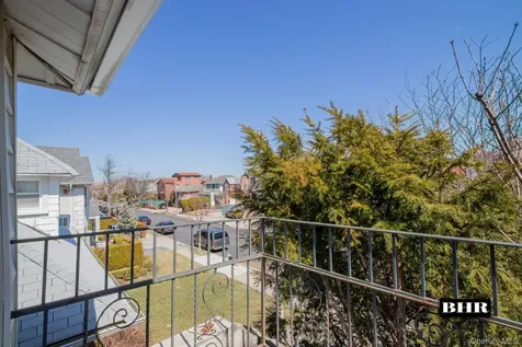 154 Beaumont Street Brooklyn NY 11235