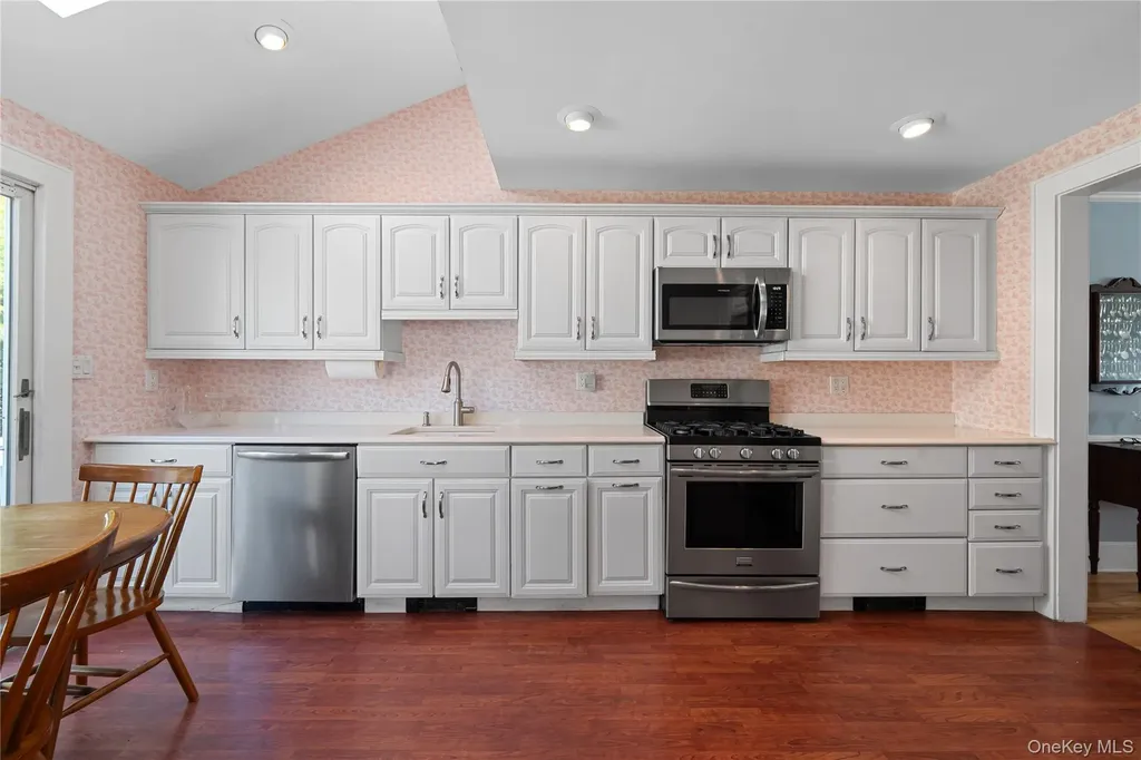 122 Palmyra Avenue Woodmere NY 11598