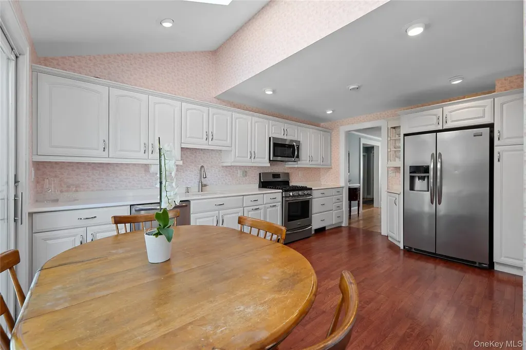122 Palmyra Avenue Woodmere NY 11598
