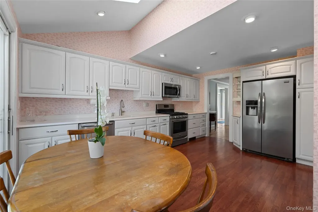 122 Palmyra Avenue Woodmere NY 11598