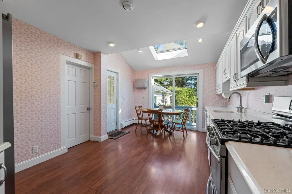 122 Palmyra Avenue Woodmere NY 11598