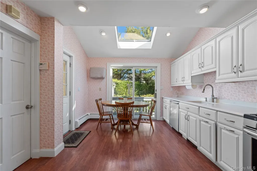 122 Palmyra Avenue Woodmere NY 11598