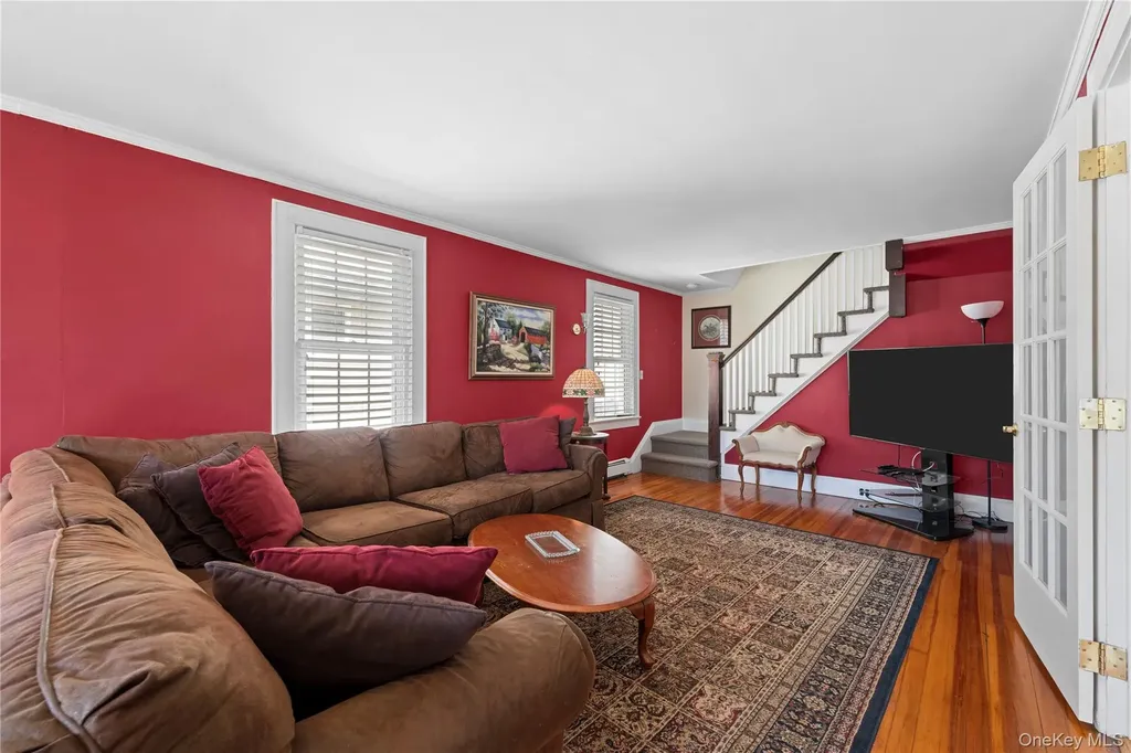 122 Palmyra Avenue Woodmere NY 11598