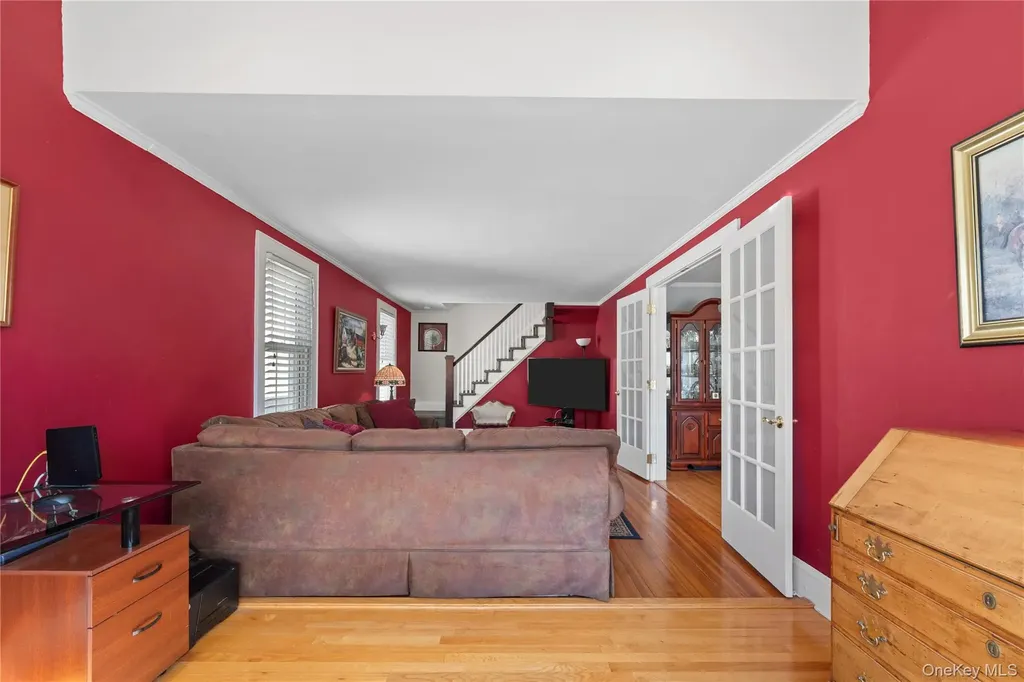 122 Palmyra Avenue Woodmere NY 11598