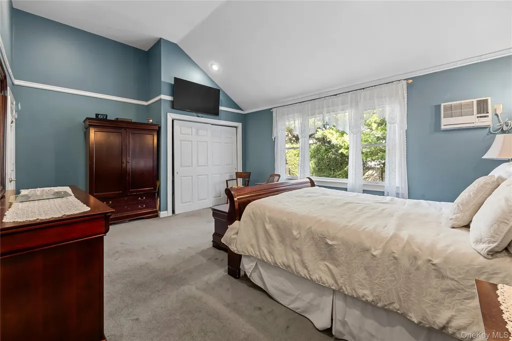 122 Palmyra Avenue Woodmere NY 11598