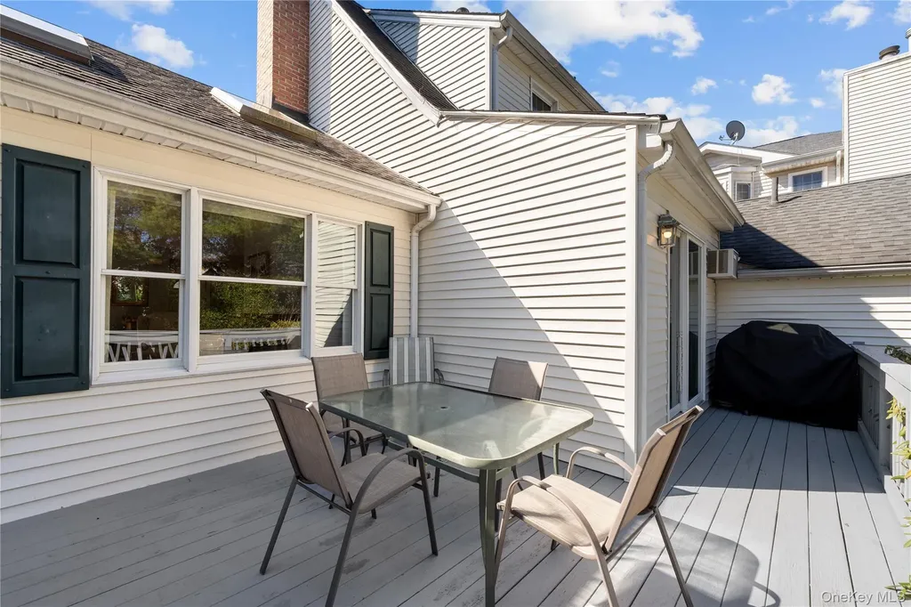 122 Palmyra Avenue Woodmere NY 11598