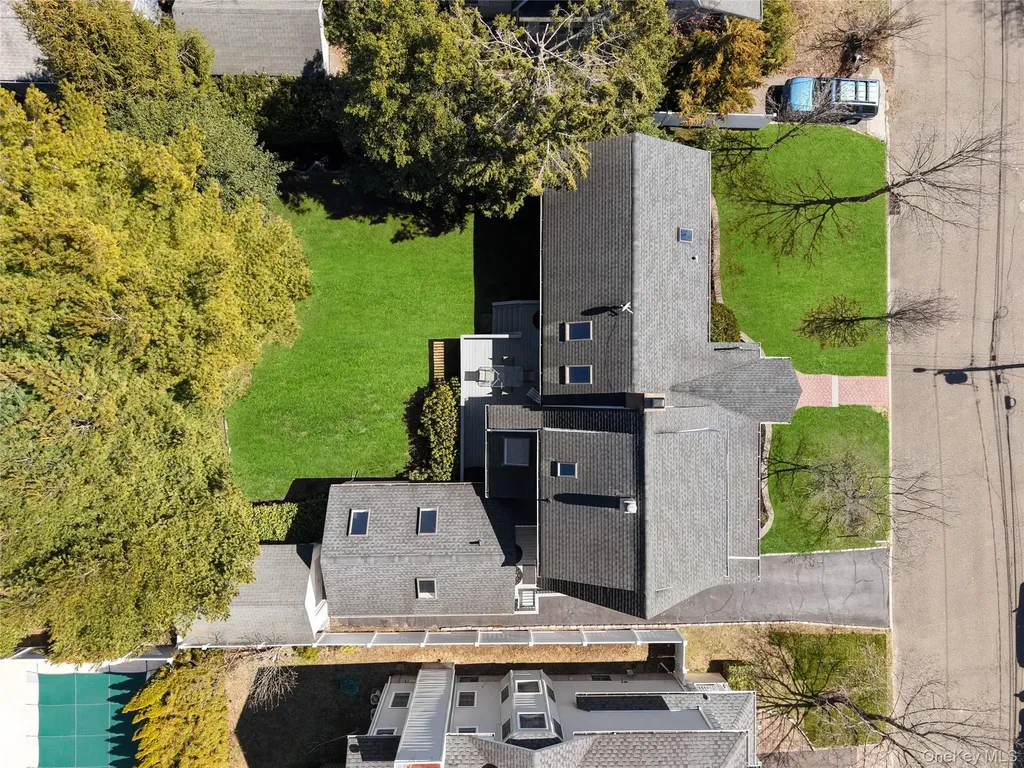 122 Palmyra Avenue Woodmere NY 11598