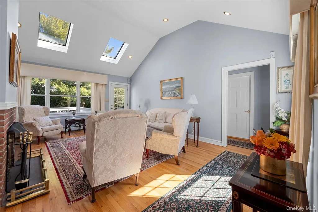 122 Palmyra Avenue Woodmere NY 11598