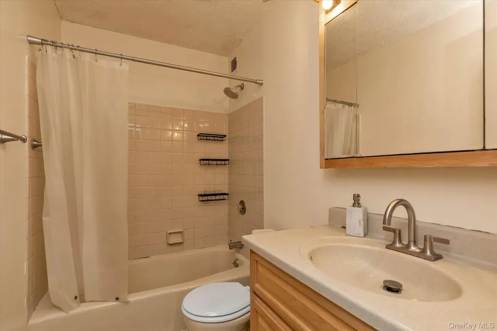 15038 Union Turnpike Flushing NY 11367