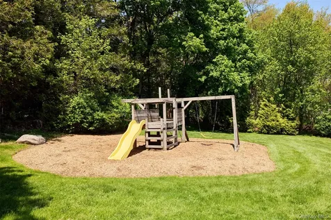 84 Scenic View Yorktown Heights NY 10598