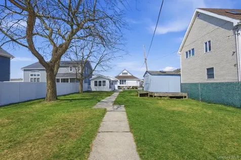 631 Cross Bay Boulevard Broad Channel NY 11693