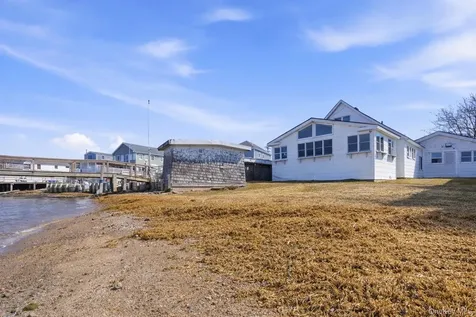631 Cross Bay Boulevard Broad Channel NY 11693