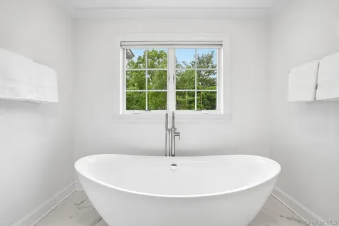 11 Mayflower Road Scarsdale NY 10583