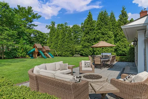 11 Mayflower Road Scarsdale NY 10583