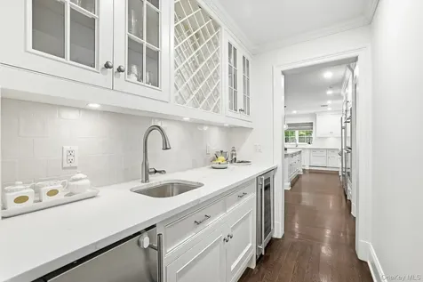11 Mayflower Road Scarsdale NY 10583