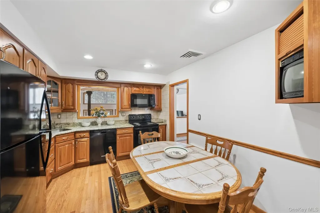 6 Viola Drive Glen Cove NY 11542
