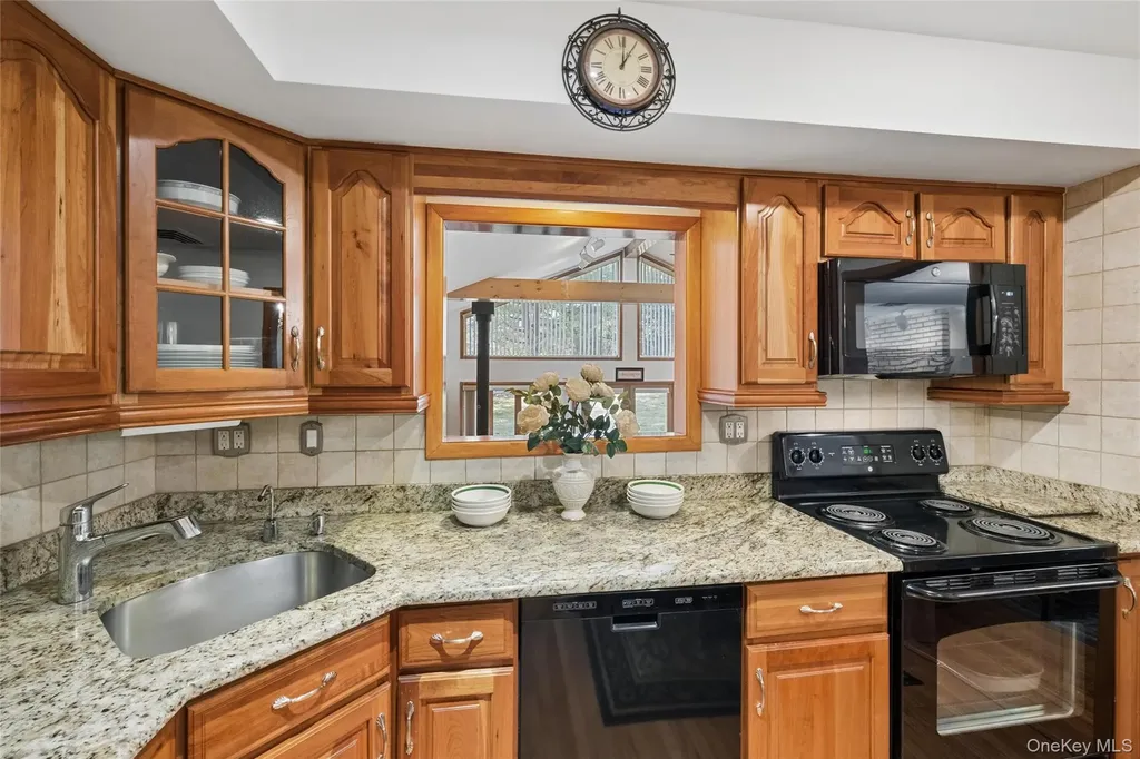 6 Viola Drive Glen Cove NY 11542