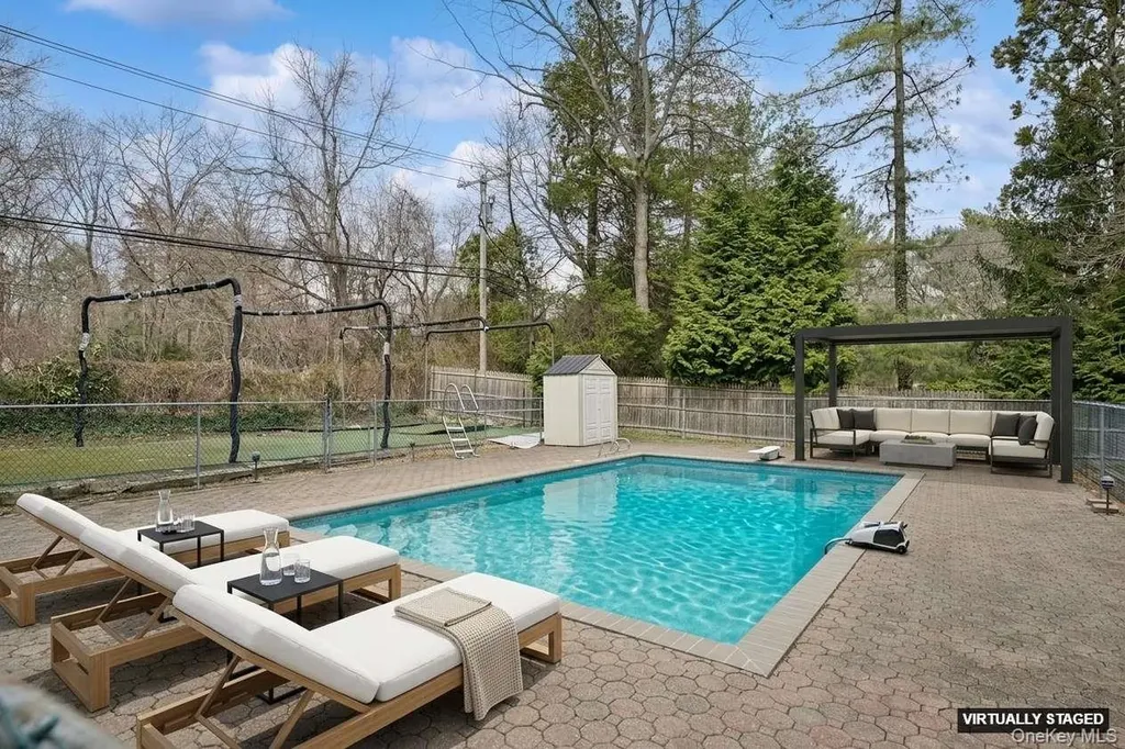 6 Viola Drive Glen Cove NY 11542