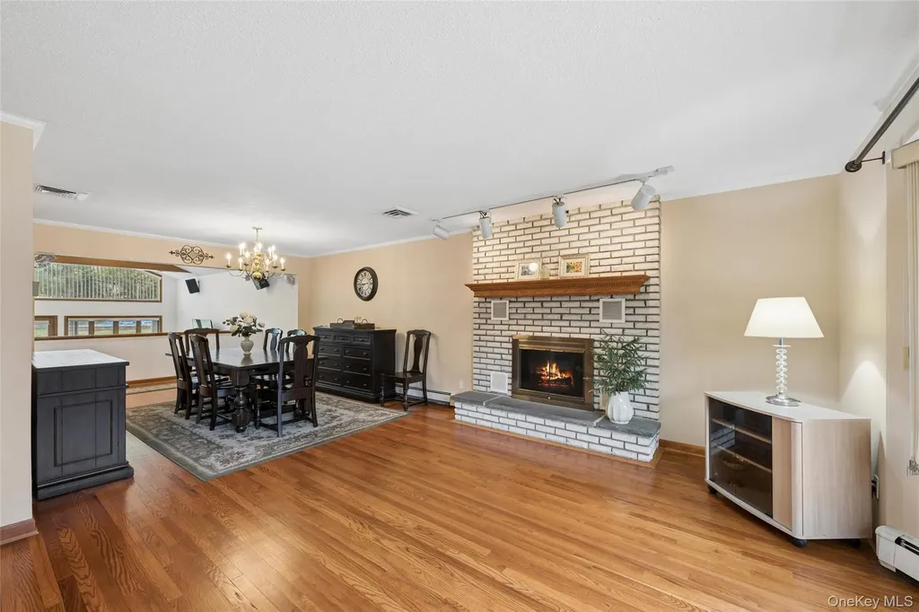 6 Viola Drive Glen Cove NY 11542