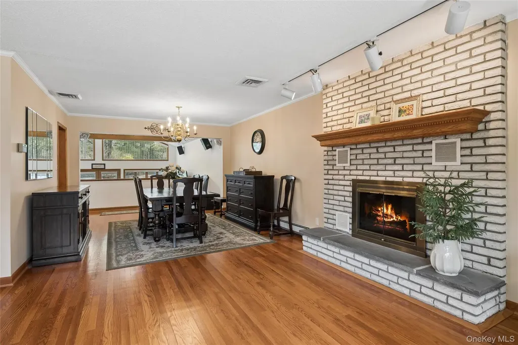 6 Viola Drive Glen Cove NY 11542
