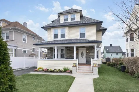 16 Badeau Place New Rochelle NY 10801