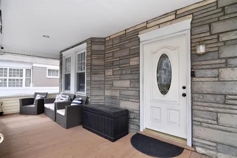 16 Badeau Place New Rochelle NY 10801