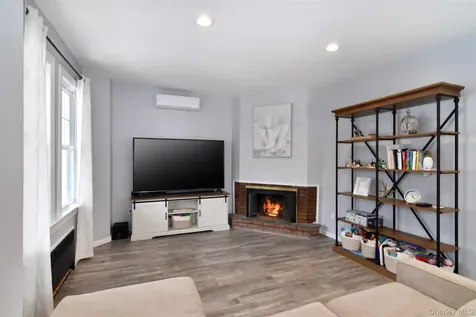 16 Badeau Place New Rochelle NY 10801