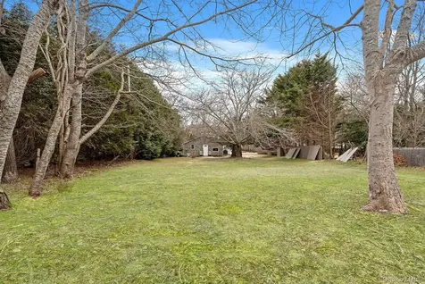 44 Cross Highway Amagansett NY 11930