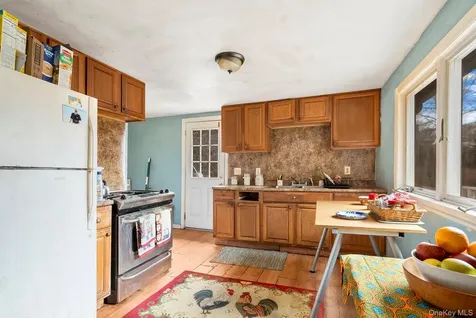 44 Cross Highway Amagansett NY 11930