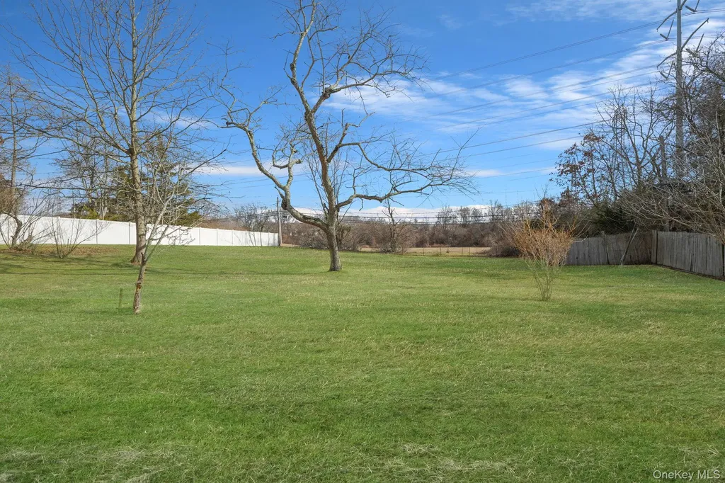 10 Pierre Drive Commack NY 11725
