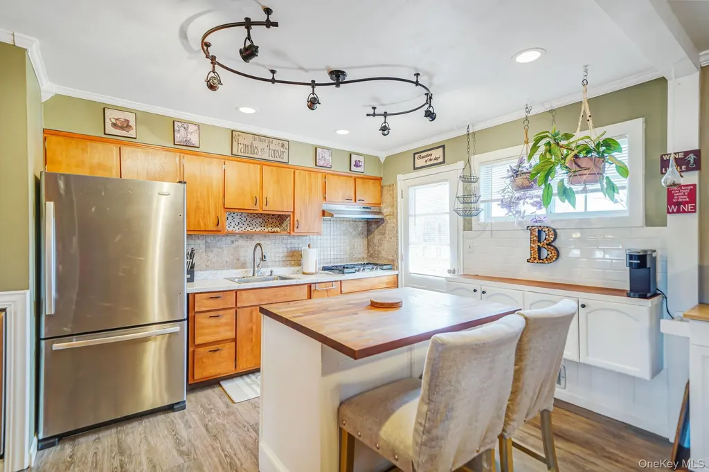 10 Pierre Drive Commack NY 11725