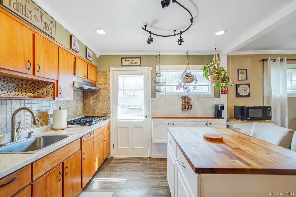 10 Pierre Drive Commack NY 11725