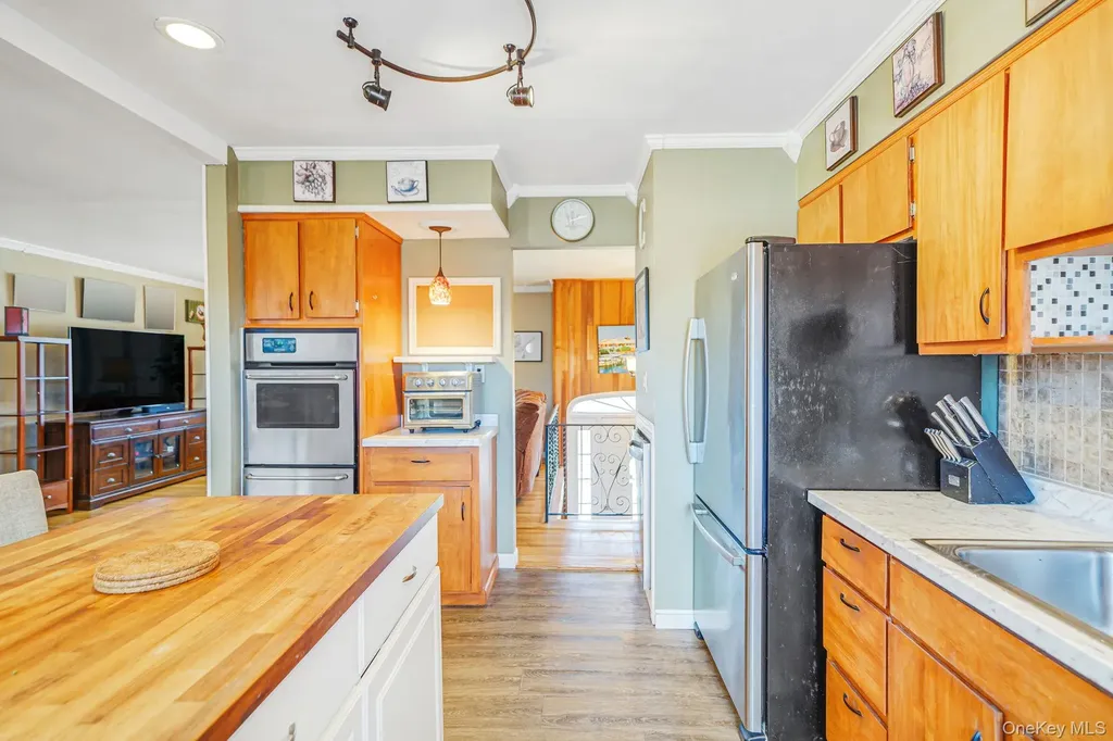 10 Pierre Drive Commack NY 11725