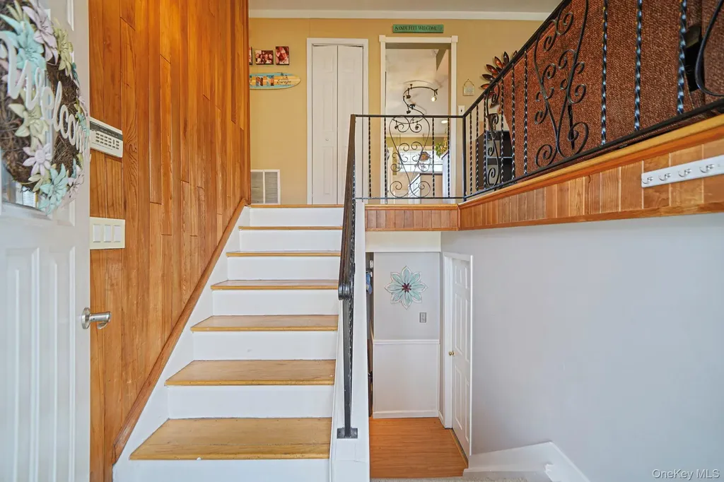 10 Pierre Drive Commack NY 11725