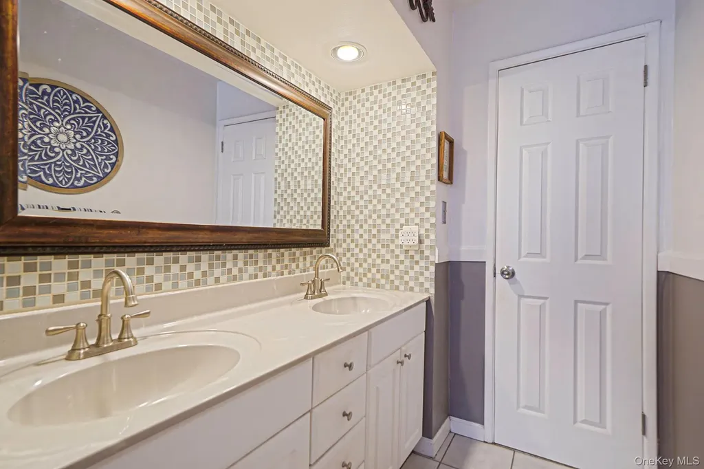 10 Pierre Drive Commack NY 11725