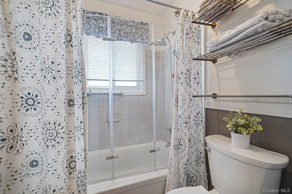 10 Pierre Drive Commack NY 11725