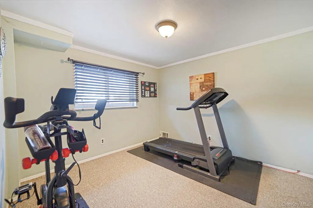 10 Pierre Drive Commack NY 11725