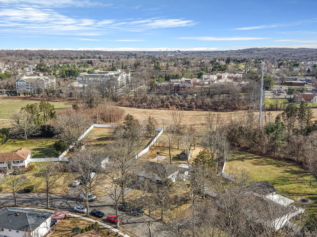 10 Pierre Drive Commack NY 11725