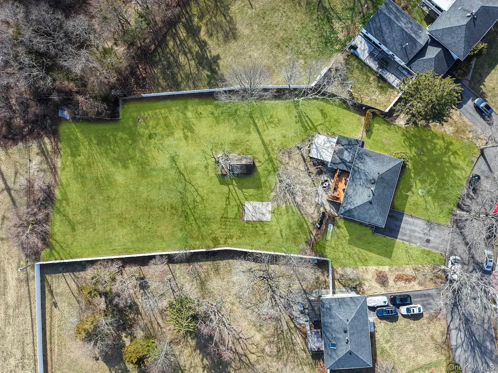 10 Pierre Drive Commack NY 11725