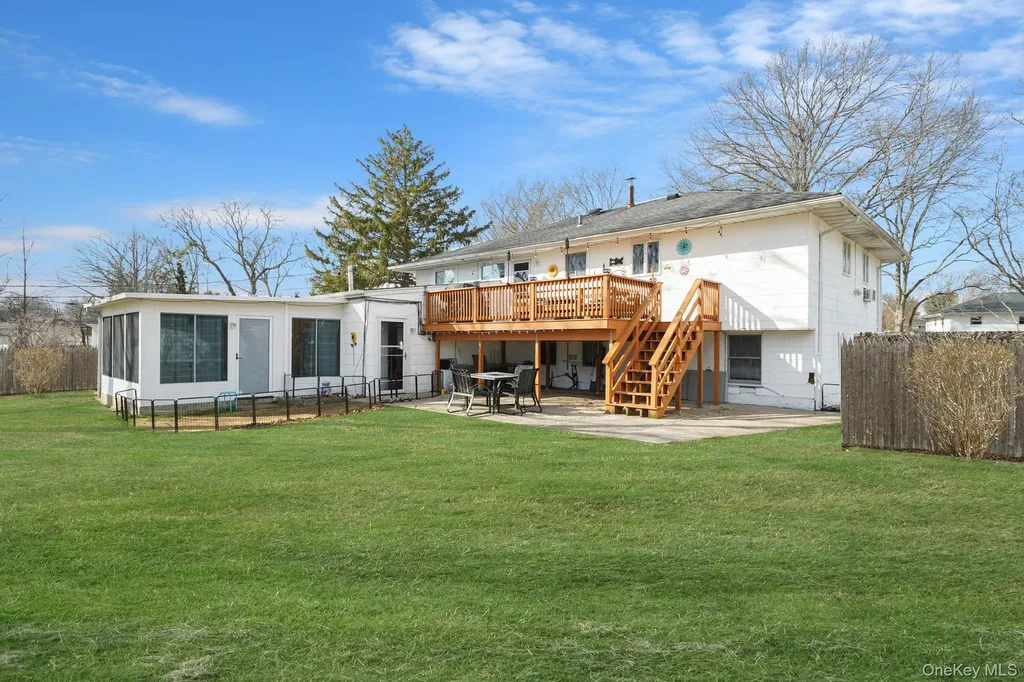 10 Pierre Drive Commack NY 11725