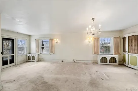 193-12 Foothill Avenue Holliswood NY 11423